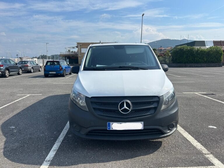 Kitt-WeDrive-Furgoneta-maletas